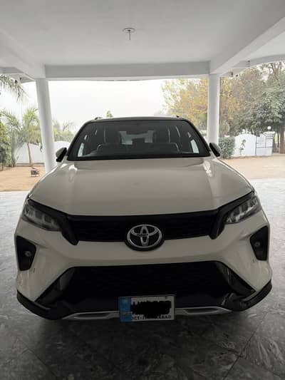 Toyota Fortuner Legender