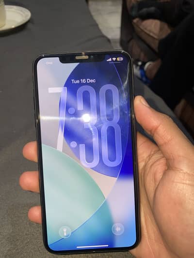 IPhone 11 Pro max Factory Unlock