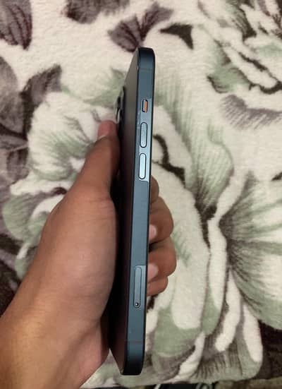 IPHONE 13 FULL NEW CONDITION JUST 2 MONTHS USED