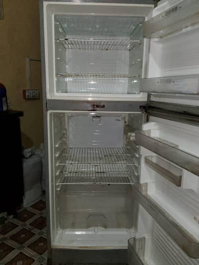 DAWLANCE REFRIGERATOR