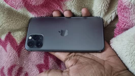 iPhone 11 pro 64gb one hand use