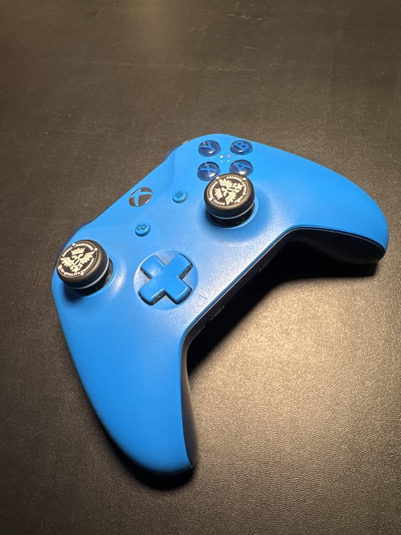 Official Microsoft Xbox One Wireless Controller 0