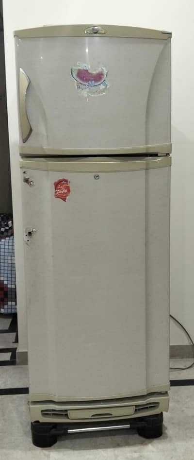 pel refrigerator in good condition