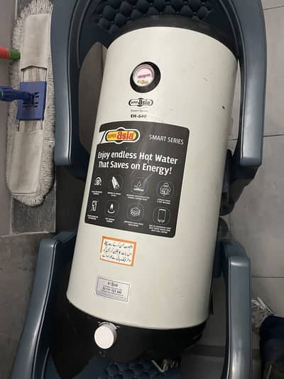 Electric geyser like new 1 month use for sale in cheap price