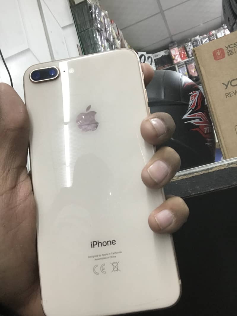 iPhone 8 Plus 0