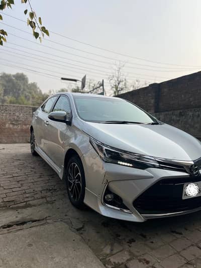 Toyota grande 1.8 black interior