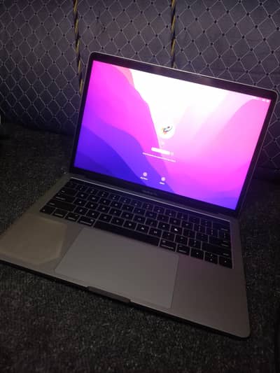MacBook pro i7 2016 1TB Memory SSD 16GB RAM
