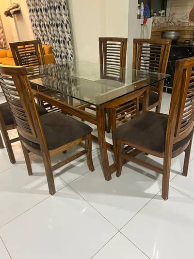 dinning table with with 6 chairs