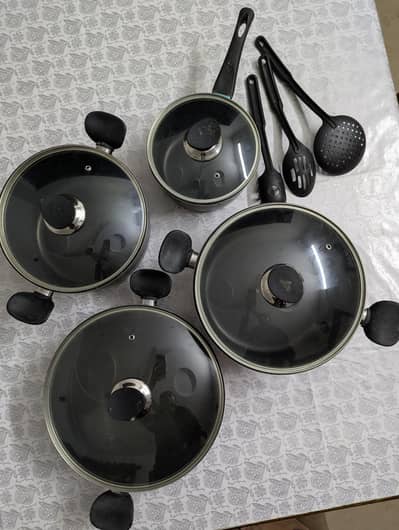 Non stick pots