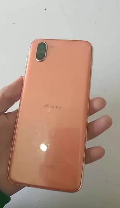 Aquos R2 4/64  ha 10/10 condition ha no any issue