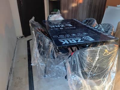 Dinngtable with 6 chairs