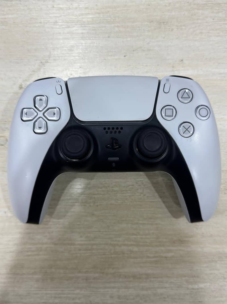 Ps5 controller 10/10 condition 0