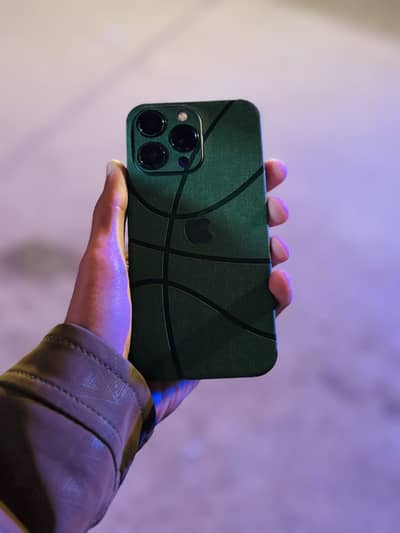 Iphone 13 pro ( Factory unlock ) (10/9.5)