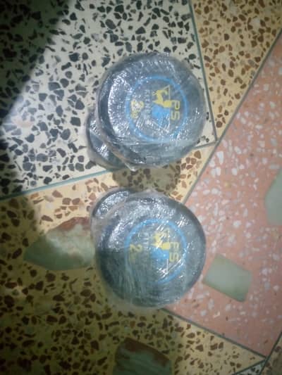 2 kg dumbbells available urgent sale