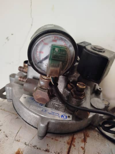 CNG KIT AND CEYLENDER