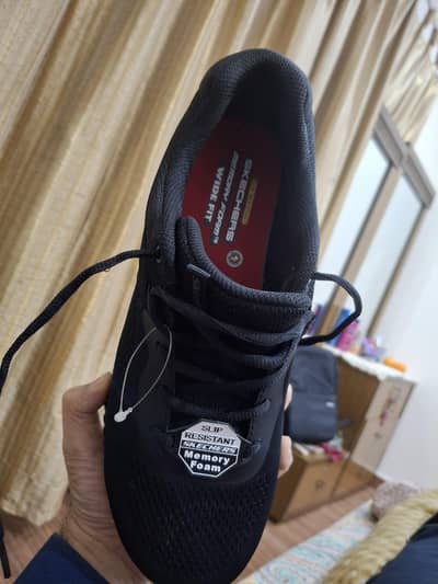 Original Brand New SKECHER Shoe (USA- NY)