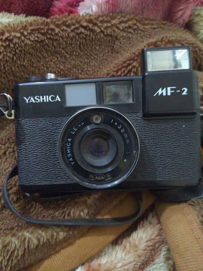 camera yashica brand.