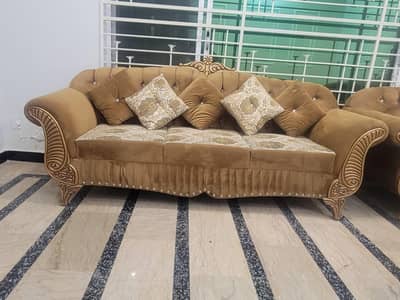 Royal Style Sofas and Center Tables