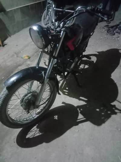 Honda 100 bike cplc clear paper work okay hai chalny main bhi okay hai