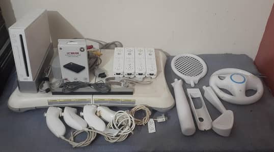 Nintendo Wii - All in One - 4 Player Family Package with 100+ Games