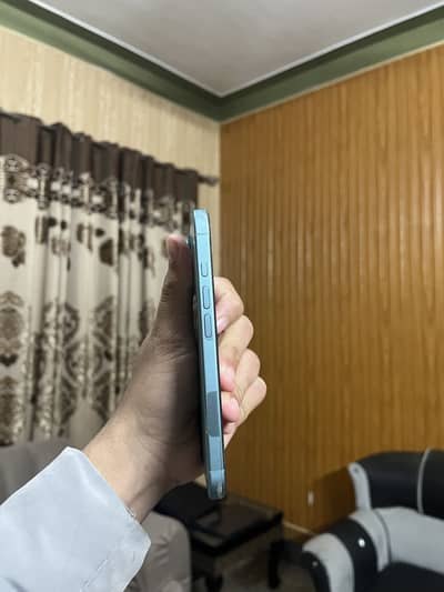 iPhone 16 10/10 condition 128gb jv