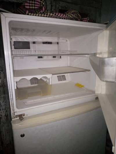 Mitsubishi Company Full Zise Fridge. Working Condition.