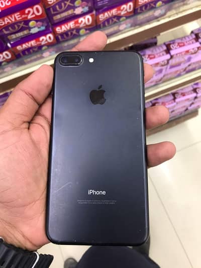 32 gb memory  batre health 82. urgent sal.