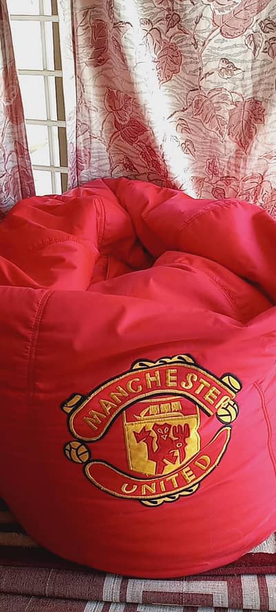 Used red bean bags set