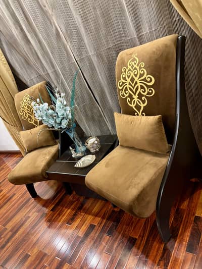 sheesham wood chairs & coffee table like brand new