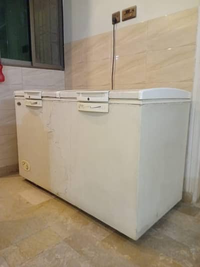 waves freezer n fridge , perfectly in use selling just cuz buying new.