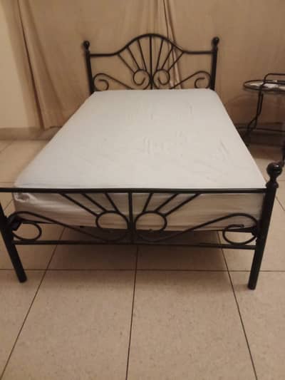 Large size wrought iron single bed with mattress