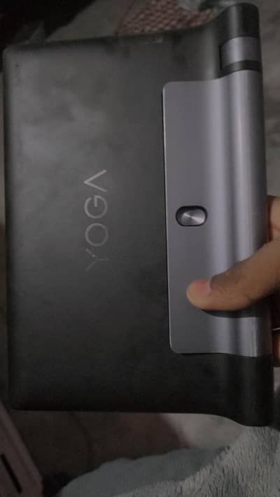 Display 8 inch  . . camera Rotatable .