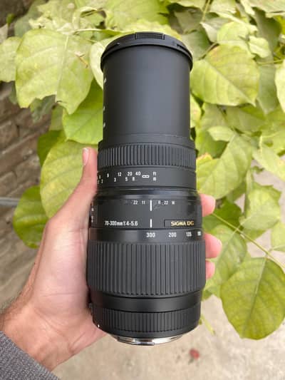 Sigma 70-30mm Zoom Lens (Canon Mount)