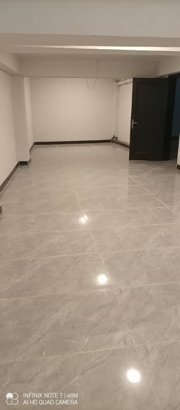 G+meznine floor 3200 sq feet available for rent