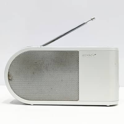 Vintage Sony ICF-304 Portable AM/FM Radio | Made in Japan