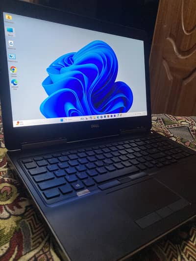 Dell precision 7520 workstation core i7 6.8 gen for professionals