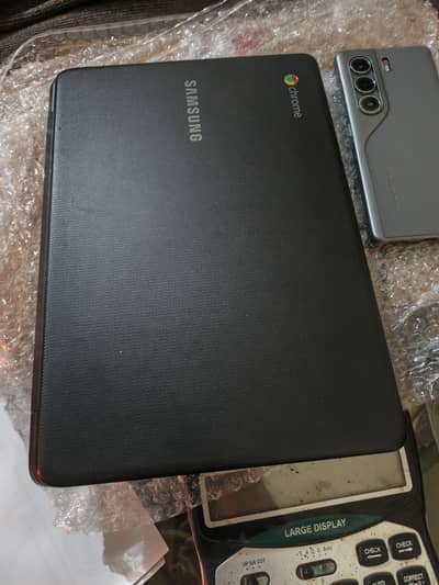Samsung laptop chroomebook in Lodhran