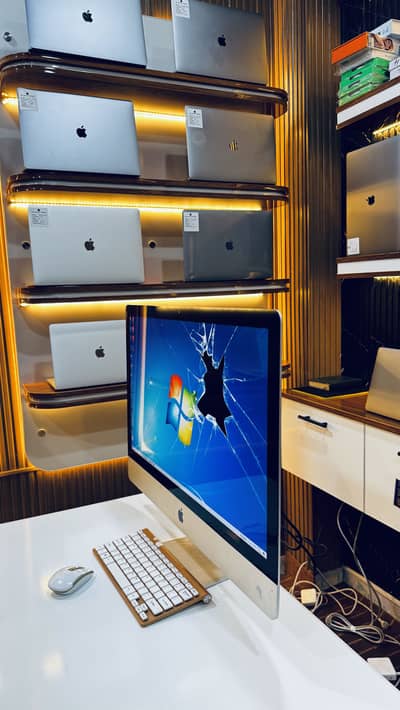  iMac 2019 (27-inch)  Processor: Core i9 RAM: 32GB Storage: 1TB SSD