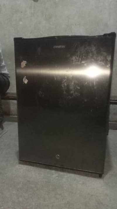 Bed room size fridge mini