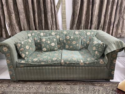 2.5 seater sofas in new condition with wood & molty foam cushioning