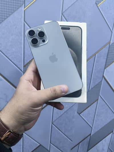 iPhone 15 pro max cha