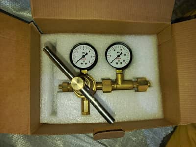 oxygen pressure regulator