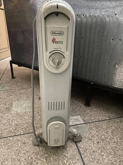 DeLonghi Vento Electric Oil Heater (VV550920)