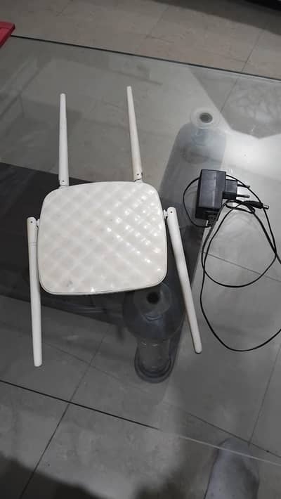 tenda wire less WiFi router