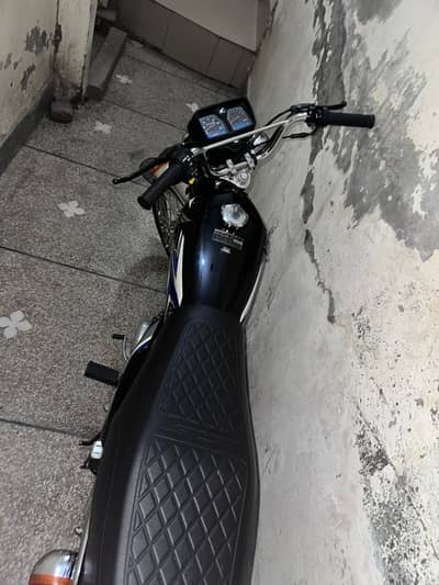 CD 125 NEW CONDITION 10/10 6500 Running Only