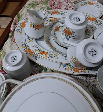 Fine China Cutlery Set 40+ pcs