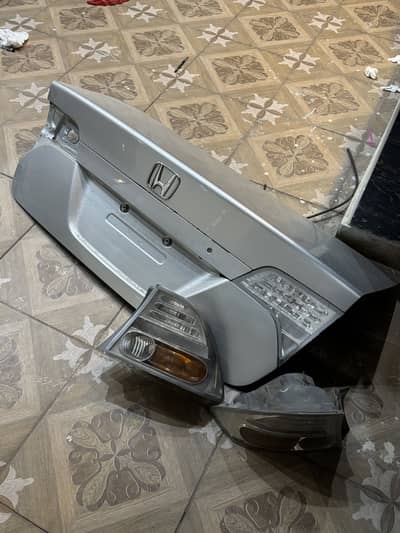 Reborn si back trunk with crystal lights