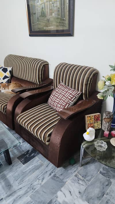 sofa set, 7 seater.
