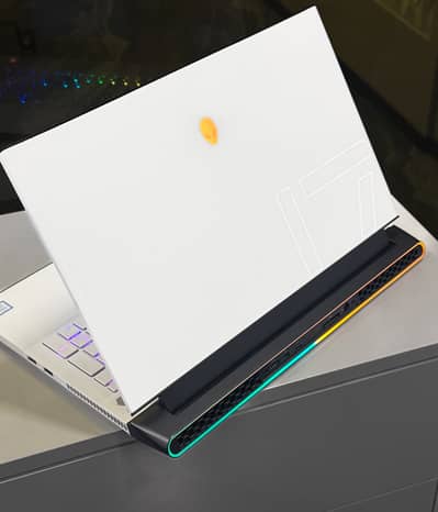 Alienware M17 R2 -i7 9TH GENERATION.