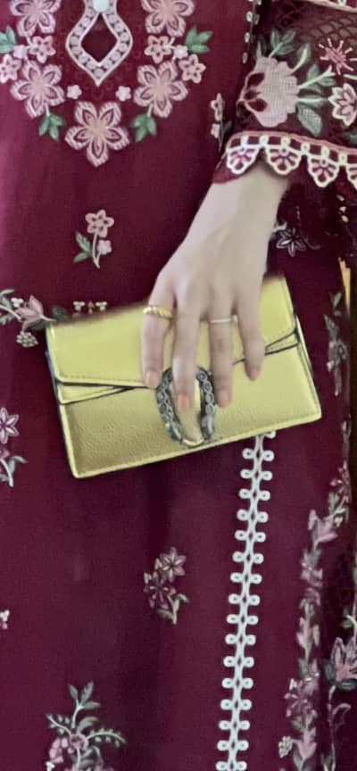 golden clutch ( gucci dionysus)